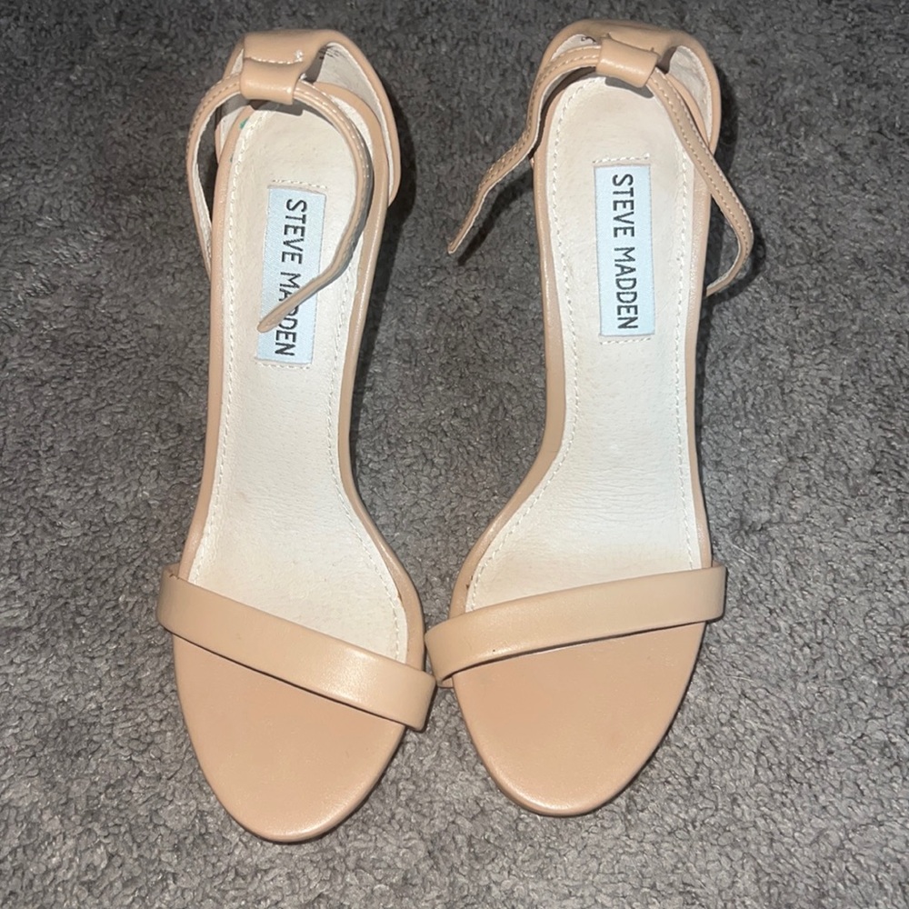 Steve Madden nude heels